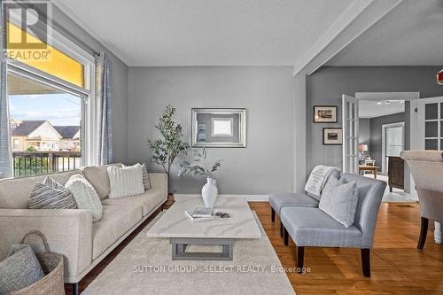 19 Hume Street, London, ON - Indoor Photo Showing Living Room