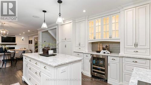 2300 Lime Kiln Drive, London, ON - Indoor Photo Showing Kitchen With Upgraded Kitchen