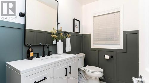 2300 Lime Kiln Drive, London, ON - Indoor Photo Showing Bathroom