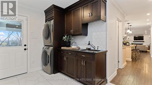 2300 Lime Kiln Drive, London, ON - Indoor Photo Showing Laundry Room