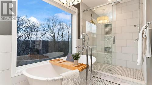 2300 Lime Kiln Drive, London, ON - Indoor Photo Showing Bathroom