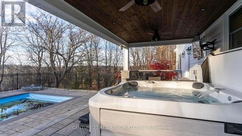 2300 Lime Kiln Drive, London, ON - Outdoor