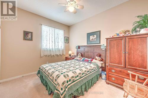 1090 Shelborne Place, London, ON - Indoor Photo Showing Bedroom