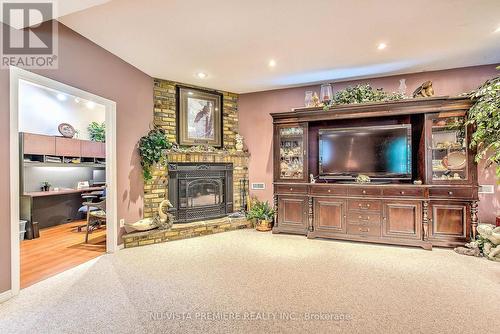 1090 Shelborne Place, London, ON - Indoor Photo Showing Living Room With Fireplace