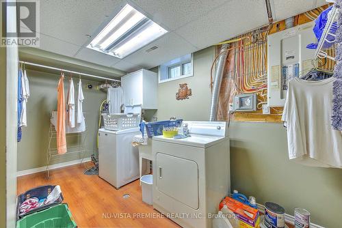 1090 Shelborne Place, London, ON - Indoor Photo Showing Laundry Room