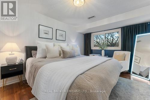 179 - 2050 Upper Middle Road, Burlington, ON - Indoor Photo Showing Bedroom