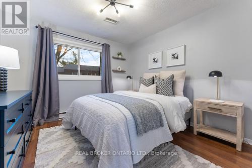 179 - 2050 Upper Middle Road, Burlington, ON - Indoor Photo Showing Bedroom