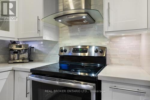 179 - 2050 Upper Middle Road, Burlington, ON - Indoor Photo Showing Kitchen