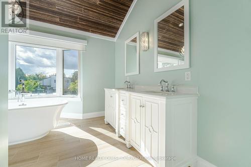 41 Bowshelm Court, Mississauga, ON - Indoor Photo Showing Bathroom