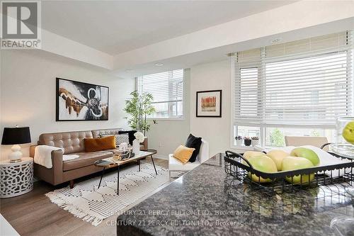 315 - 90 Orchid Place Drive, Toronto, ON - Indoor Photo Showing Living Room