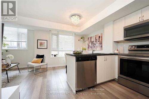 315 - 90 Orchid Place Drive, Toronto, ON - Indoor Photo Showing Kitchen