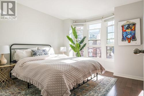 262 Jackson Street W, Hamilton, ON - Indoor Photo Showing Bedroom