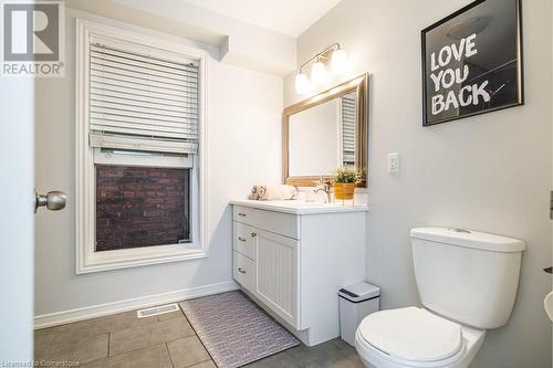 262 Jackson Street W, Hamilton, ON - Indoor Photo Showing Bathroom