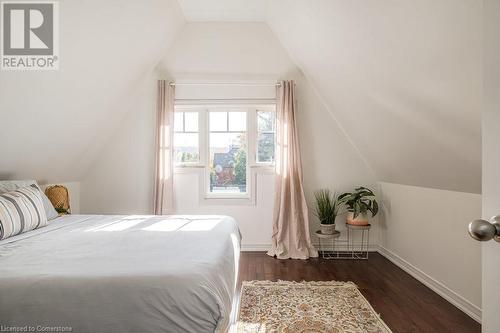 262 Jackson Street W, Hamilton, ON - Indoor Photo Showing Bedroom