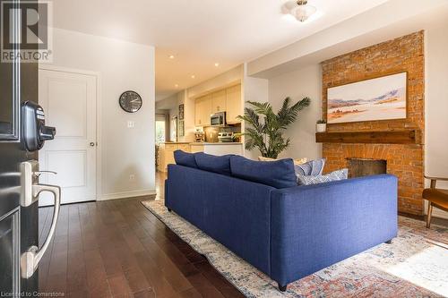 262 Jackson Street W, Hamilton, ON - Indoor Photo Showing Living Room