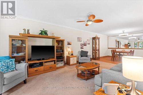 4 - 645 Whitaker Street, Peterborough (Ashburnham), ON - Indoor Photo Showing Living Room