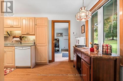 4 - 645 Whitaker Street, Peterborough (Ashburnham), ON - Indoor Photo Showing Kitchen