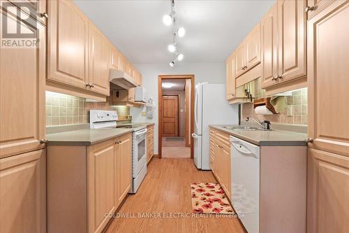 4 - 645 Whitaker Street, Peterborough (Ashburnham), ON - Indoor Photo Showing Kitchen