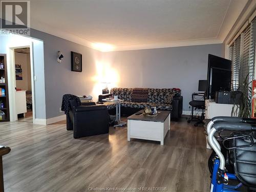 26 Sherman Street, Thamesville, ON - Indoor Photo Showing Living Room