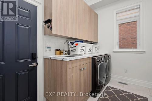 102 Vines Place, Aurora, ON - Indoor Photo Showing Laundry Room