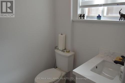 44 Santa Barbara Road, Toronto, ON - Indoor Photo Showing Bathroom