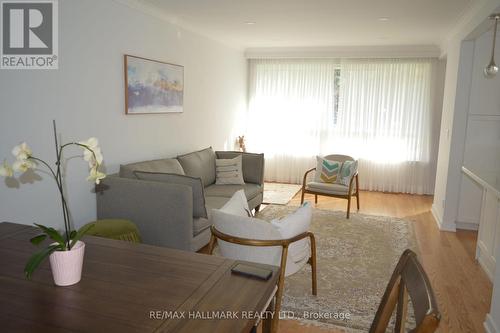 44 Santa Barbara Road, Toronto, ON - Indoor Photo Showing Living Room