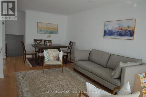 44 Santa Barbara Road, Toronto, ON - Indoor Photo Showing Living Room