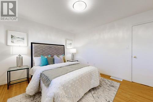 552 Queen Victoria Drive, Hamilton, ON - Indoor Photo Showing Bedroom