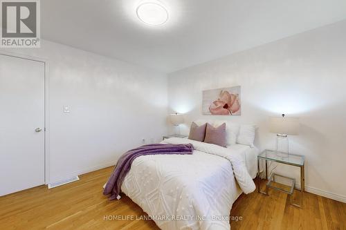 552 Queen Victoria Drive, Hamilton, ON - Indoor Photo Showing Bedroom