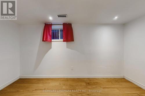 552 Queen Victoria Drive, Hamilton, ON - Indoor Photo Showing Other Room