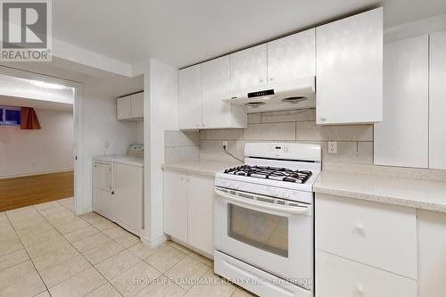 552 Queen Victoria Drive, Hamilton, ON - Indoor Photo Showing Kitchen