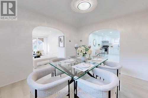 552 Queen Victoria Drive, Hamilton, ON - Indoor Photo Showing Dining Room