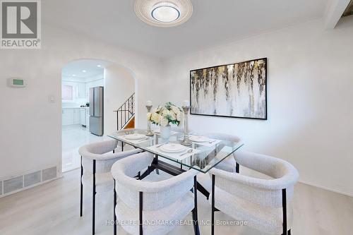 552 Queen Victoria Drive, Hamilton, ON - Indoor Photo Showing Dining Room