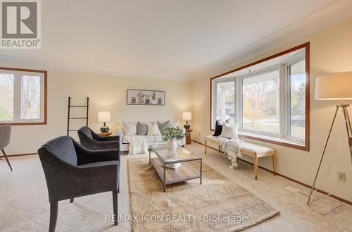 52 Brentwood Drive, Guelph, ON - Indoor Photo Showing Living Room