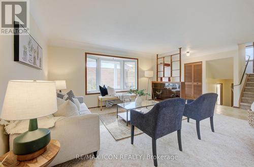 52 Brentwood Drive, Guelph, ON - Indoor Photo Showing Living Room