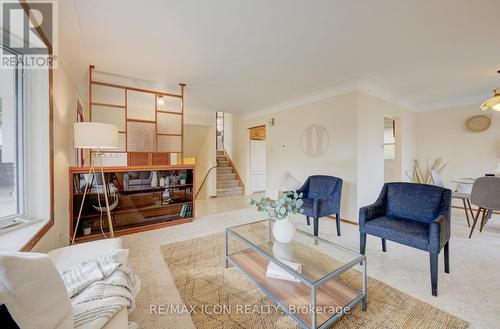 52 Brentwood Drive, Guelph, ON - Indoor Photo Showing Living Room