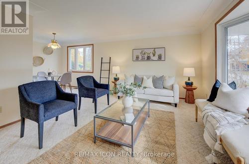 52 Brentwood Drive, Guelph, ON - Indoor Photo Showing Living Room