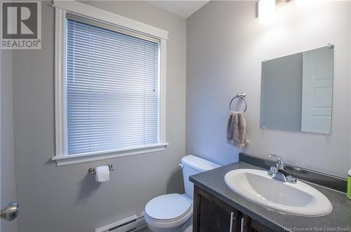 44 Poitou, Dieppe, NB - Indoor Photo Showing Bathroom