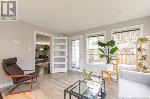 44 Poitou, Dieppe, NB - Indoor Photo Showing Living Room