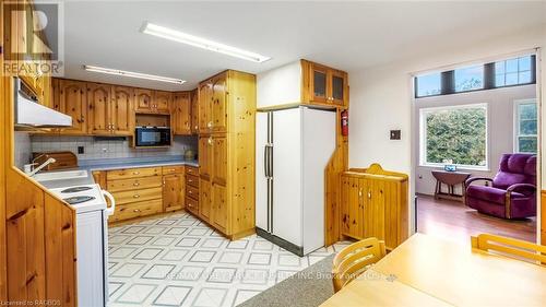 87 Isthmus Bay Road, Northern Bruce Peninsula, ON - Indoor Photo Showing Kitchen