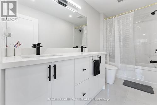 318 River Road, Welland (768 - Welland Downtown), ON - Indoor Photo Showing Bathroom