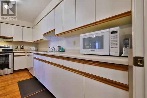 1630 Paris Street Unit# 201, Sudbury, ON - Indoor Photo Showing Kitchen