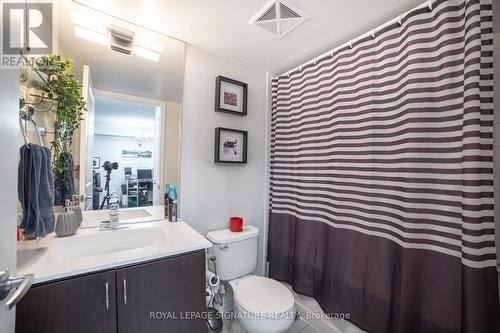 211 - 27 Rean Drive, Toronto, ON - Indoor Photo Showing Bedroom