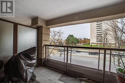 211 - 27 Rean Drive, Toronto, ON - Indoor Photo Showing Bathroom