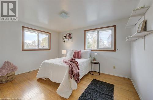 52 Brentwood Drive, Guelph, ON - Indoor Photo Showing Bedroom