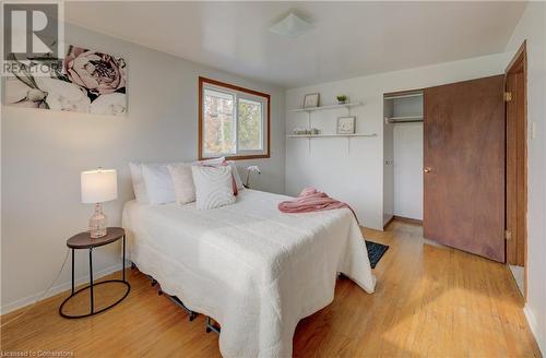 52 Brentwood Drive, Guelph, ON - Indoor Photo Showing Bedroom