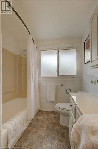 52 Brentwood Drive, Guelph, ON - Indoor Photo Showing Bathroom