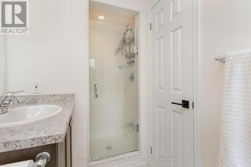 34 - 425 Ladycroft Terrace, Mississauga, ON - Indoor Photo Showing Bathroom