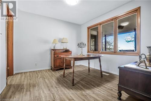 1020 West Street, Kincardine, ON - Indoor Photo Showing Living Room