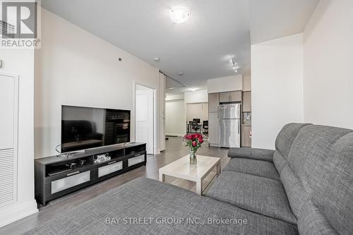 1201 - 55 Speers Road, Oakville, ON - Indoor Photo Showing Living Room